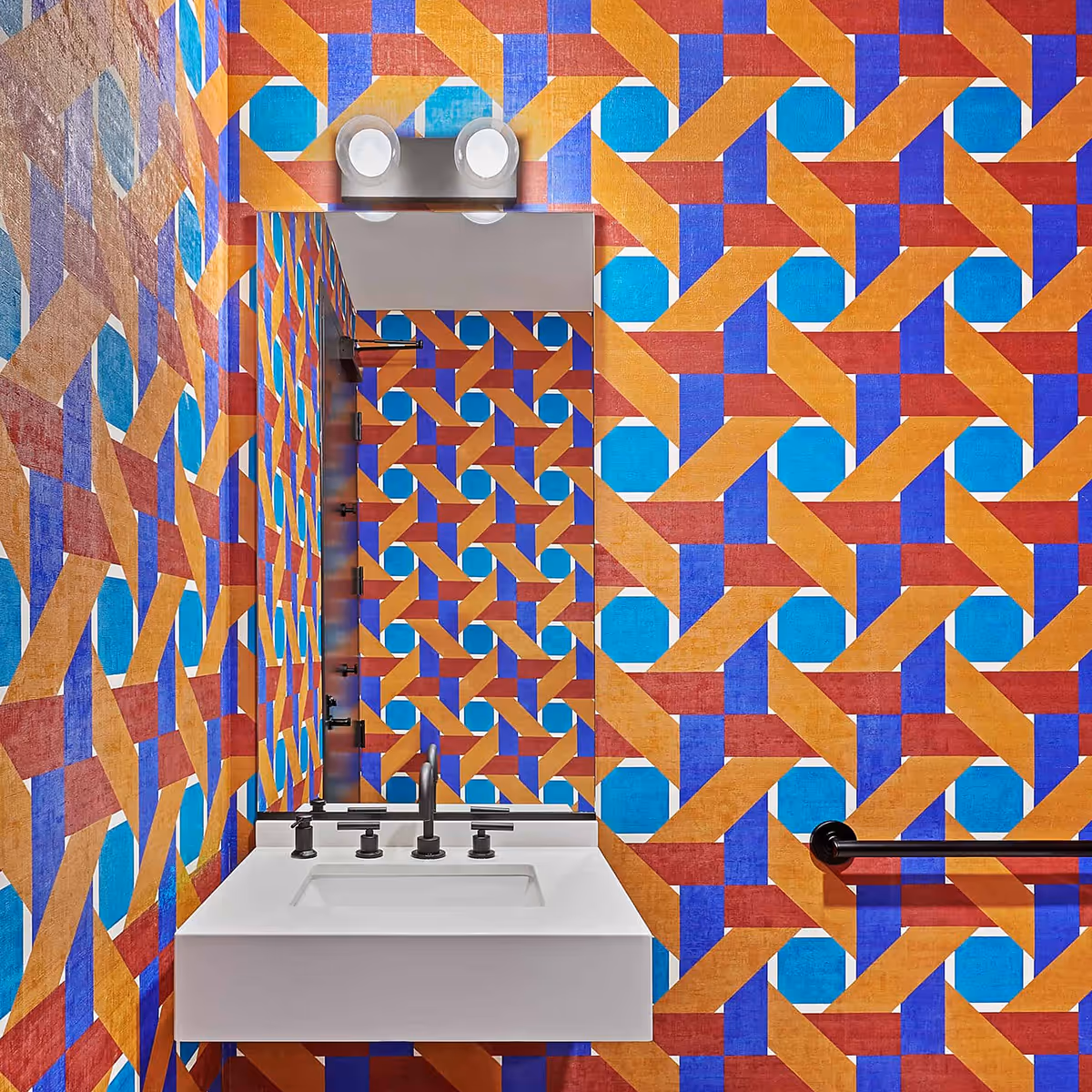 68aed4118e368596a6519658_tandem_avra_slider-03